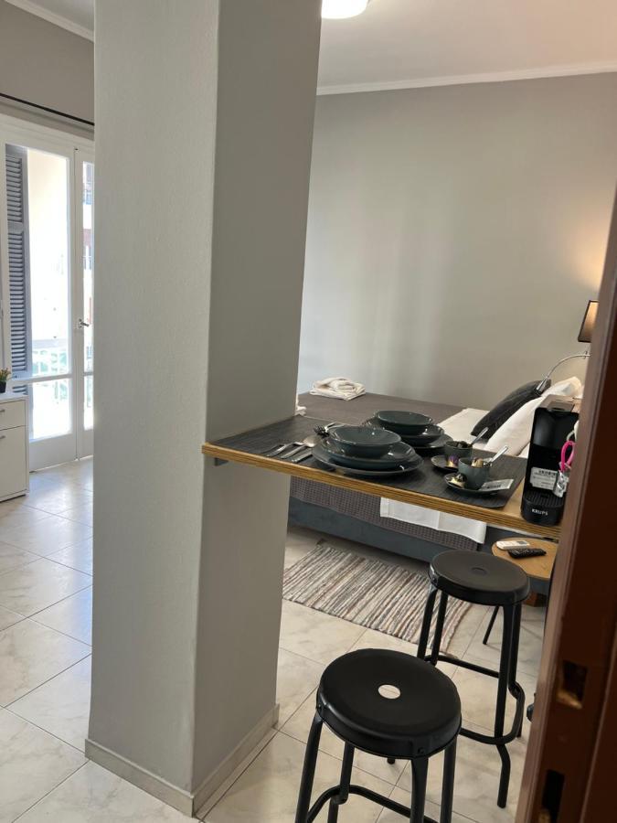 Apartamento Living Near Acropolis By Sylvia Staikou At Nikis Str Atenas Exterior foto